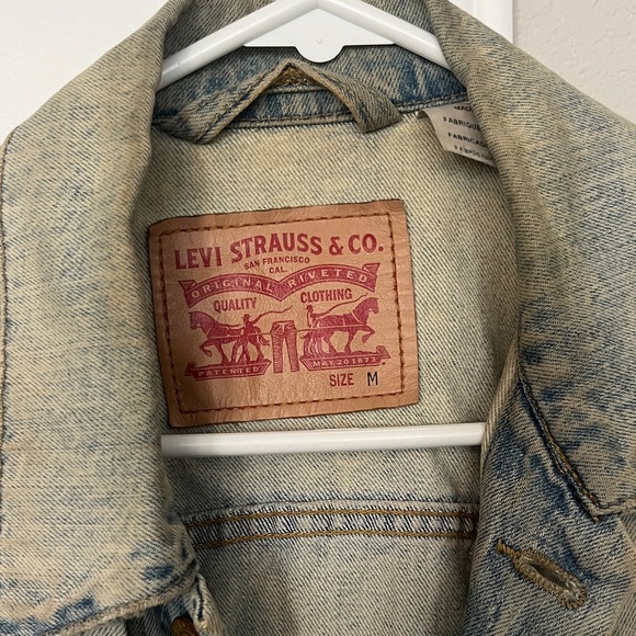 Levi's Light Blue Denim Vest - Picture 2 of 6